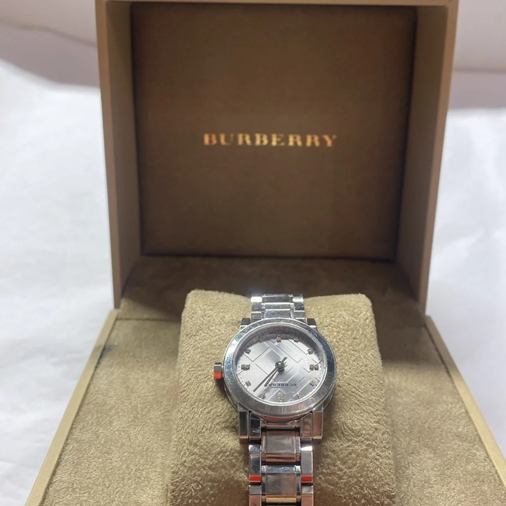 Burberry NIB Silver Round Face watch